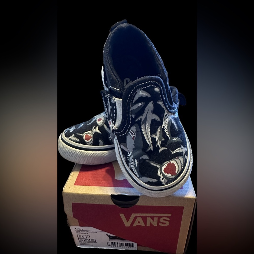 Toddler GLOW Shark Slip on Vans
